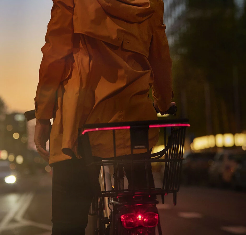 Basil Bei Brügelmann Online Basil Cento Alu Multi System Nordlicht Hinterradkorb Schwarz 4 Basil Bei Brügelmann Online Basil Cento Alu Multi System Nordlicht Hinterradkorb Schwarz – Bild 2