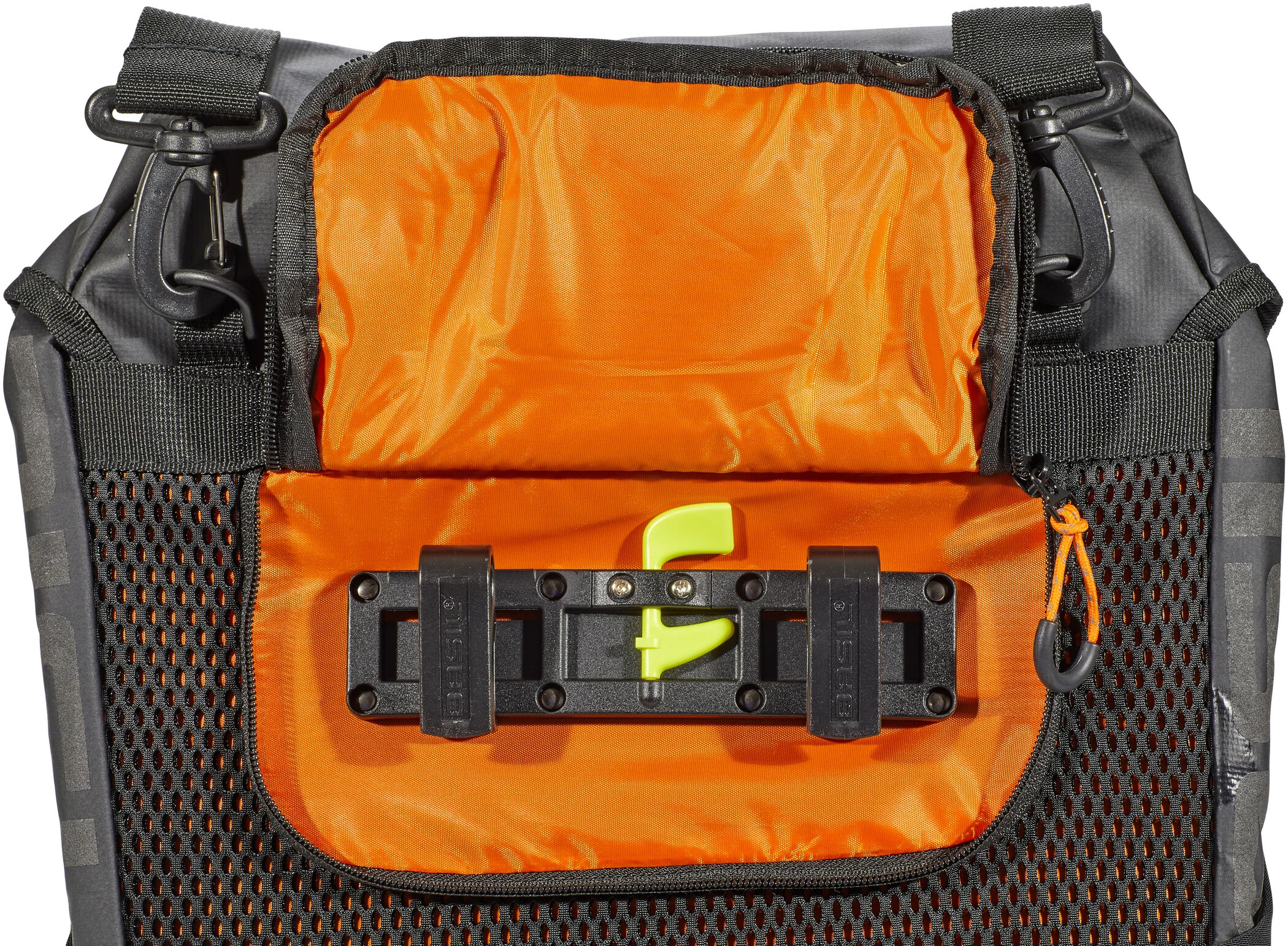 Basil Bei Brügelmann Online Basil Miles Tarpaulin Fahrradrucksack 17l Schwarz/orange 4 Basil Bei Brügelmann Online Basil Miles Tarpaulin Fahrradrucksack 17l Schwarz/orange – Bild 2