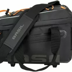 Basil Bei Brügelmann Online Basil Miles Tarpaulin Gepäckträgertasche MIK Schwarz/orange -Angebote Beleuchtung Store basil miles tarpaulin bicycle trunkbag mik black orange 3
