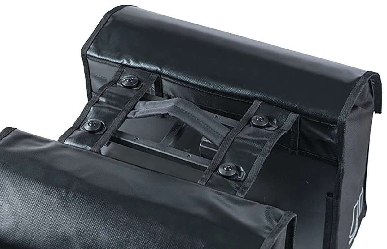 Basil Bei Brügelmann Online Basil Urban Load Doppelpacktasche 48-53l Inkl. MIK Platte Schwarz 5 Basil Bei Brügelmann Online Basil Urban Load Doppelpacktasche 48-53l Inkl. MIK Platte Schwarz – Bild 3