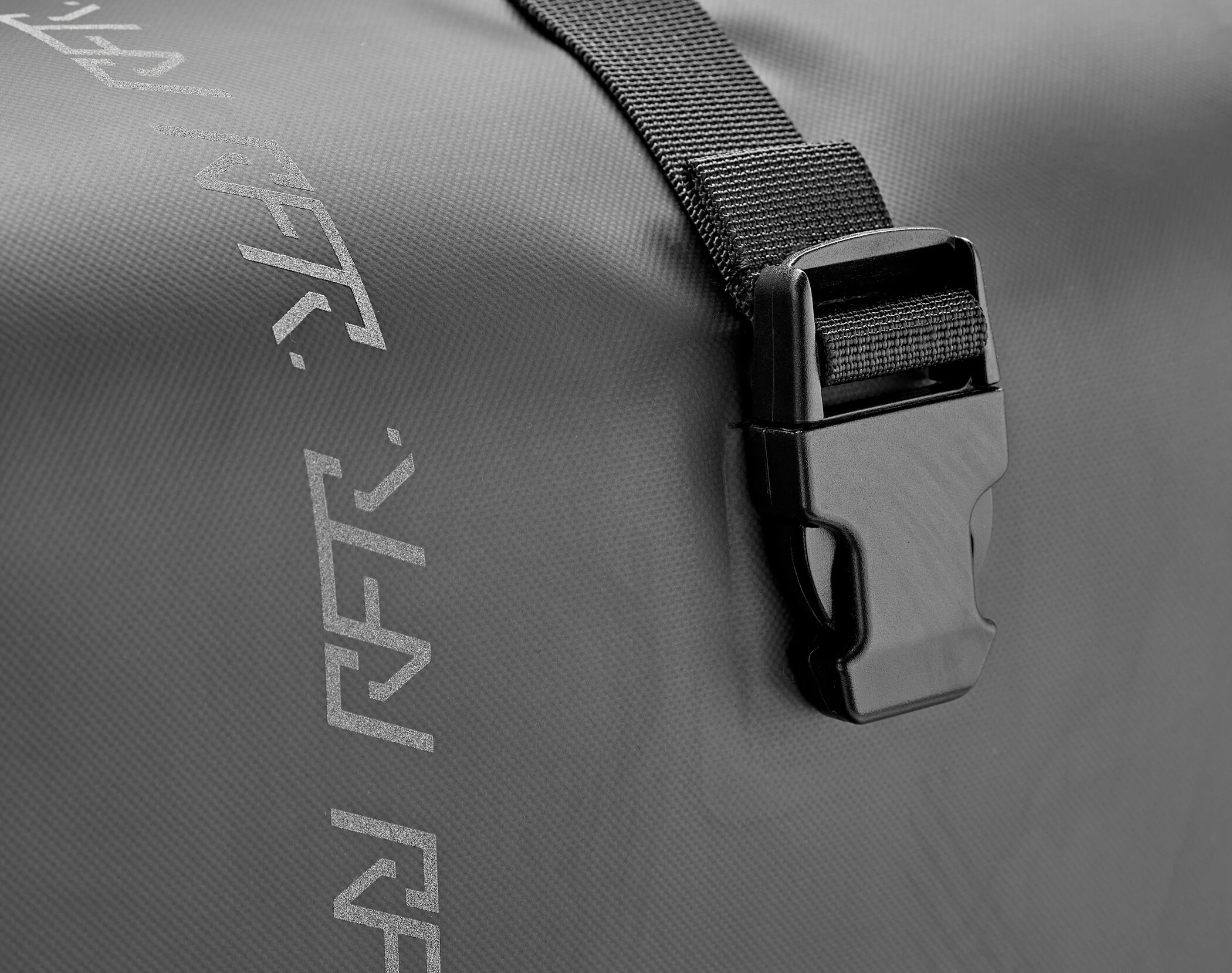 Cube RFR Bei Brügelmann Online Cube RFR Tourer 20/2 Gepäckträgertasche Schwarz 5 Cube RFR Bei Brügelmann Online Cube RFR Tourer 20/2 Gepäckträgertasche Schwarz – Bild 3