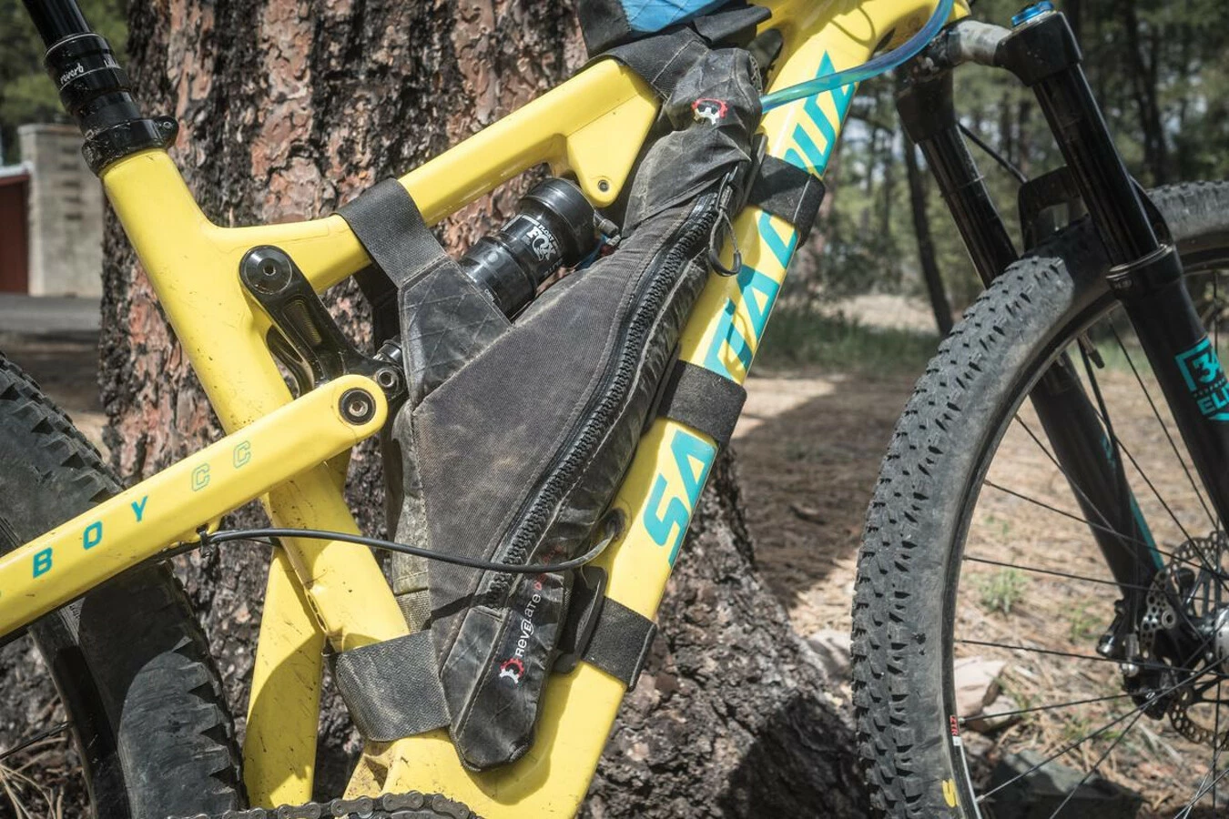 Revelate Designs Bei Brügelmann Online Revelate Designs Full Suspension Rahmentasche Large Schwarz 4 Revelate Designs Bei Brügelmann Online Revelate Designs Full Suspension Rahmentasche Large Schwarz – Bild 2